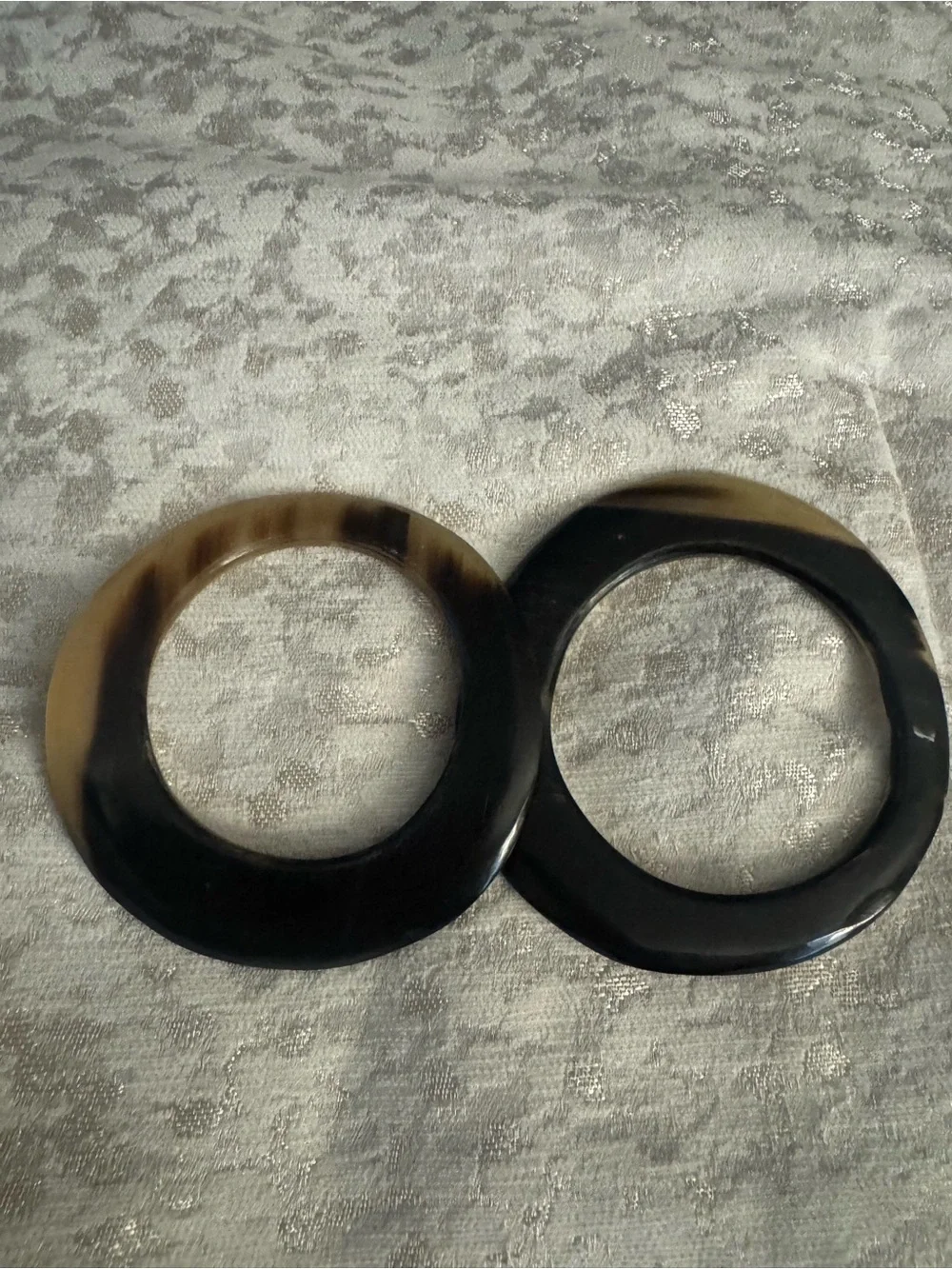 Handcrafted Horn-Effect Bangle Pair in Ivory and Brown Tones - Picture 2 of 5